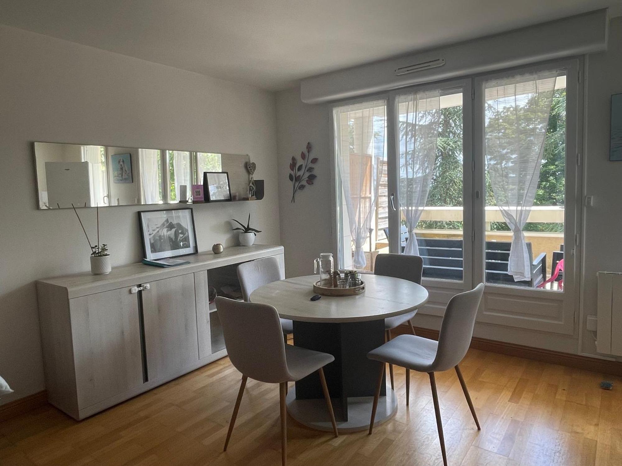 Appartement Avec Parking & Linge Inclus & Local Velos Blois Exterior photo